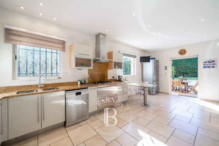 Image No.28-4 Bed House for sale