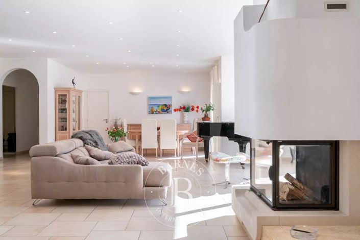 Image No.37-4 Bed House for sale