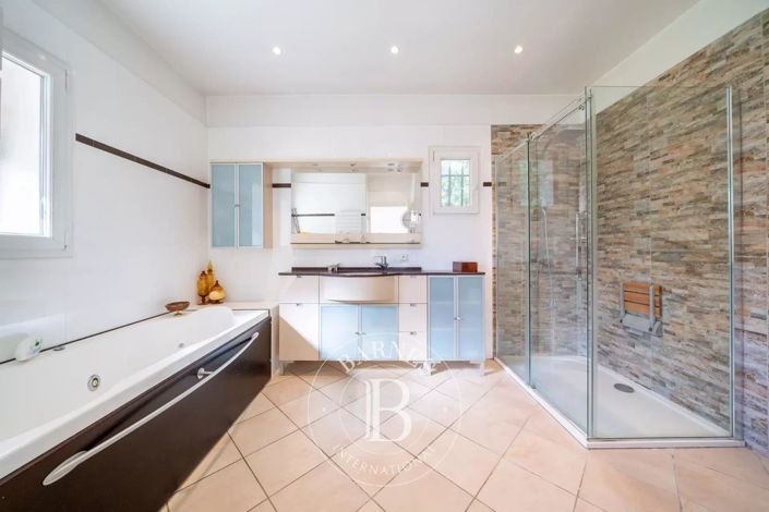 Image No.41-4 Bed House for sale