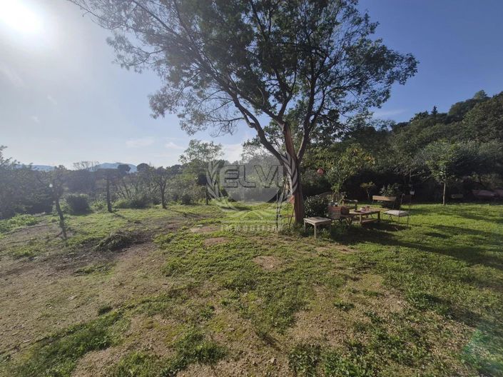 Image No.10-4 Bed House for sale