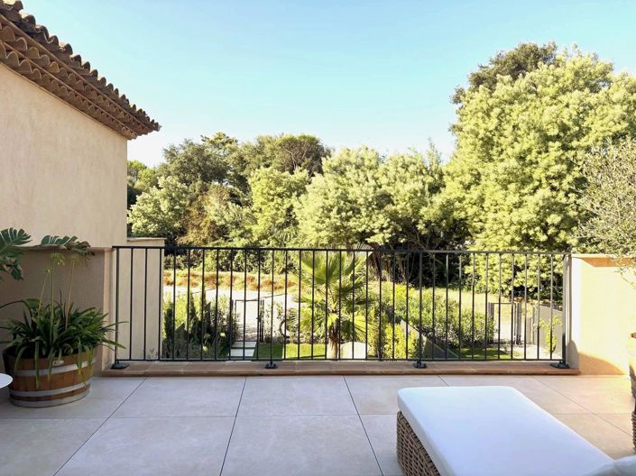 Image No.11-2 Bed House for sale