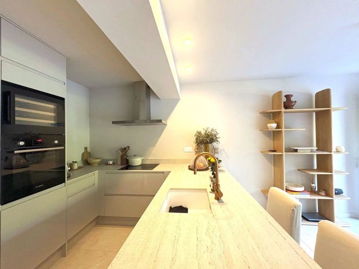 Image No.4-2 Bed House for sale