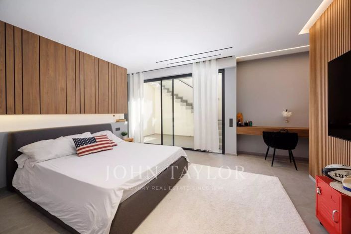 Image No.17-5 Bed House for sale