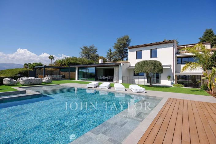 Image No.2-5 Bed House for sale