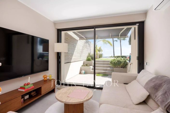 Image No.21-5 Bed House for sale