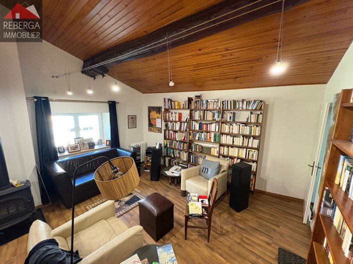 Image No.18-5 Bed House for sale