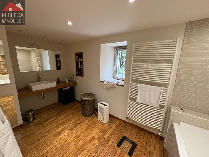 Image No.26-5 Bed House for sale