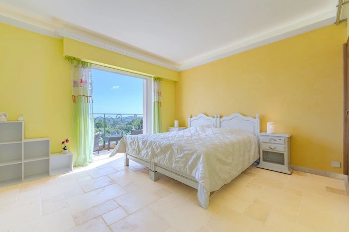 Image No.19-7 Bed House for sale