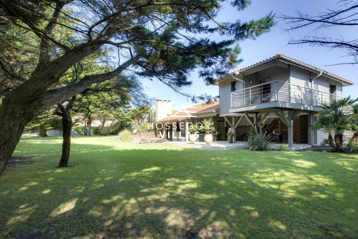 Image No.8-5 Bed House for sale