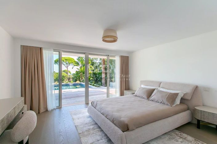 Image No.11-6 Bed House for sale