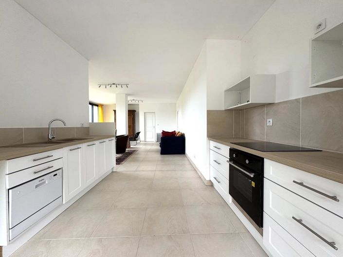 Image No.19-4 Bed House for sale