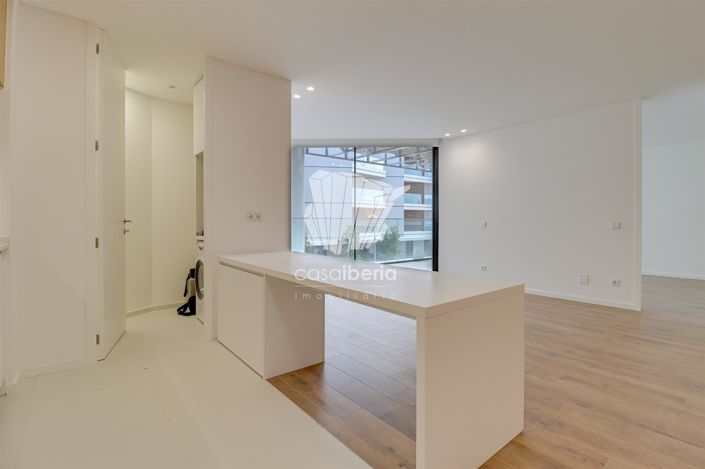 Image No.21-2 Bed Apartment for sale