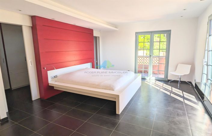 Image No.15-5 Bed House for sale