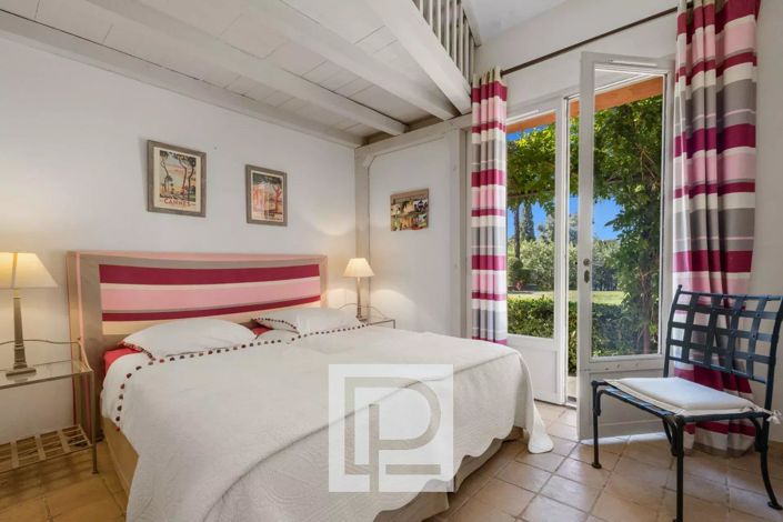 Image No.27-6 Bed House for sale