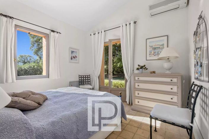 Image No.29-6 Bed House for sale