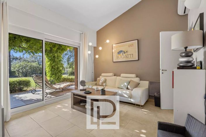 Image No.31-6 Bed House for sale