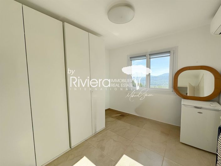 Image No.24-5 Bed House for sale