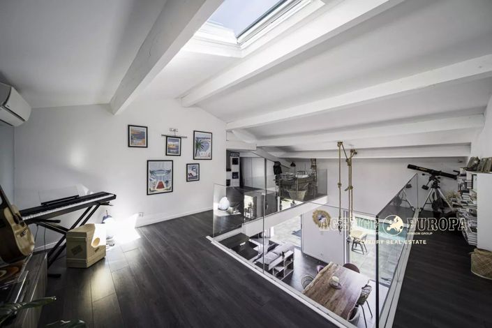 Image No.11-3 Bed House for sale