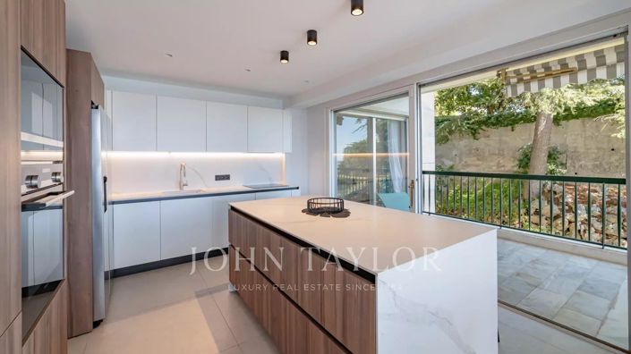 Image No.10-3 Bed Apartment for sale