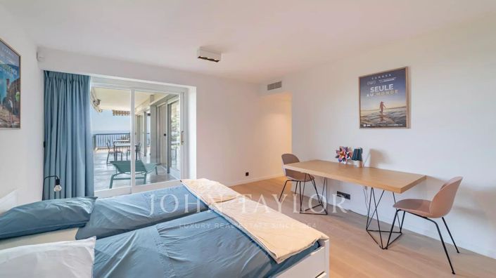 Image No.13-3 Bed Apartment for sale