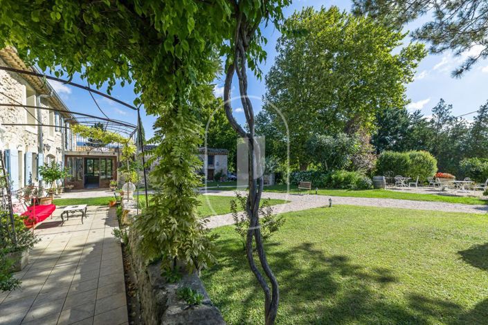 Image No.2-Maison de 9 chambres à vendre à Pernes-les-Fontaines