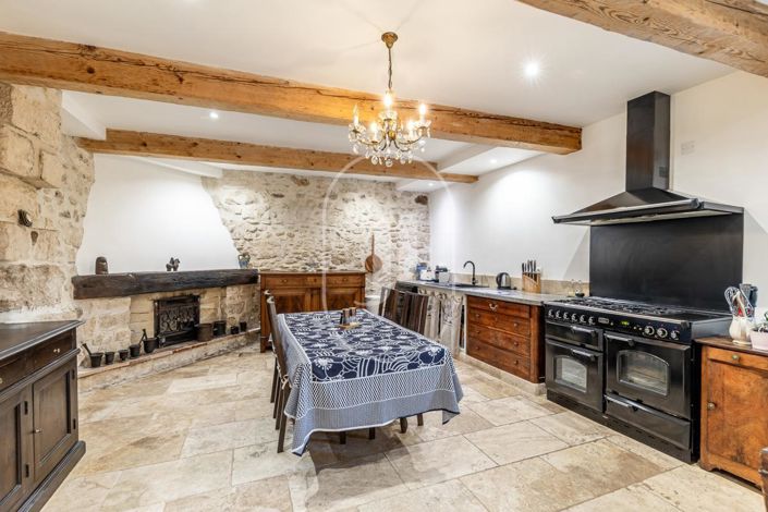 Image No.4-Maison de 9 chambres à vendre à Pernes-les-Fontaines