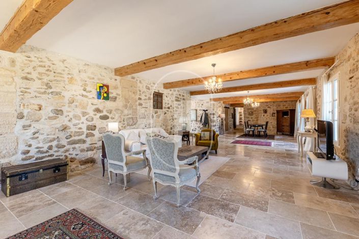 Image No.5-Maison de 9 chambres à vendre à Pernes-les-Fontaines