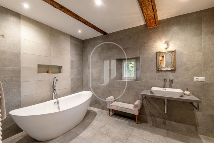 Image No.9-Maison de 9 chambres à vendre à Pernes-les-Fontaines