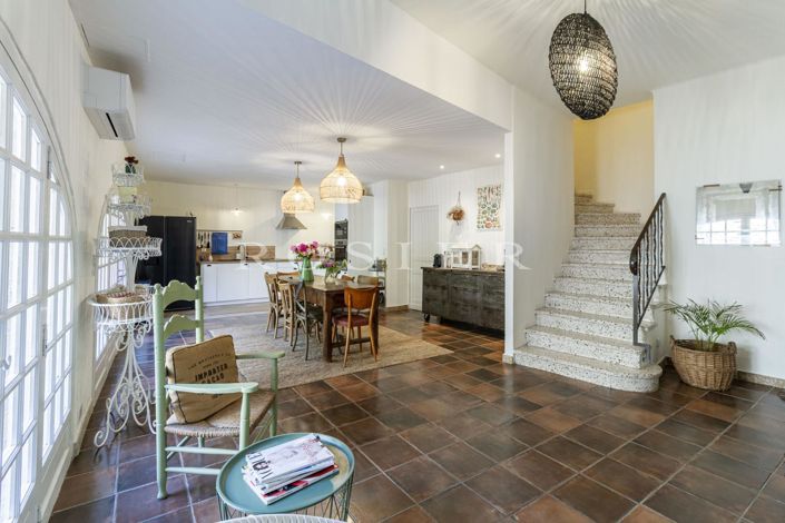 Image No.5-Maison de 7 chambres à vendre à Lagnes