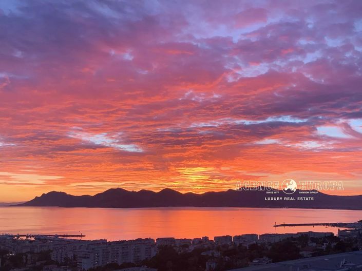 Image No.9-3 Bed Apartment for sale