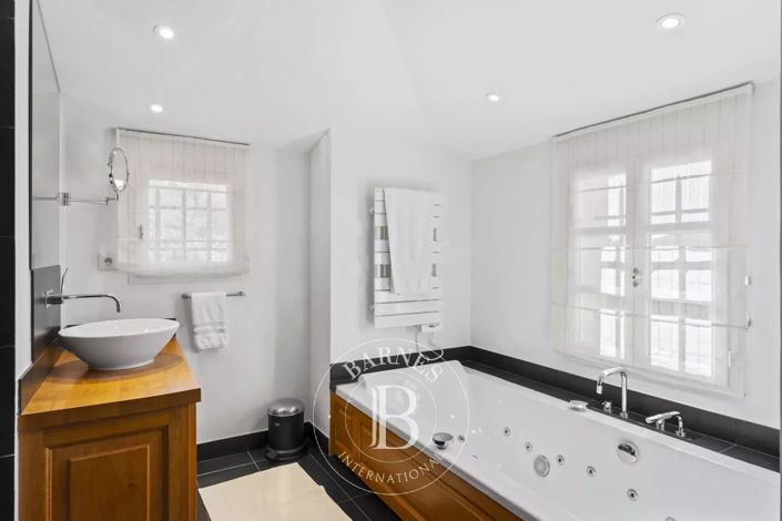 Image No.11-Maison de 6 chambres à vendre à Le Plan-de-la-Tour