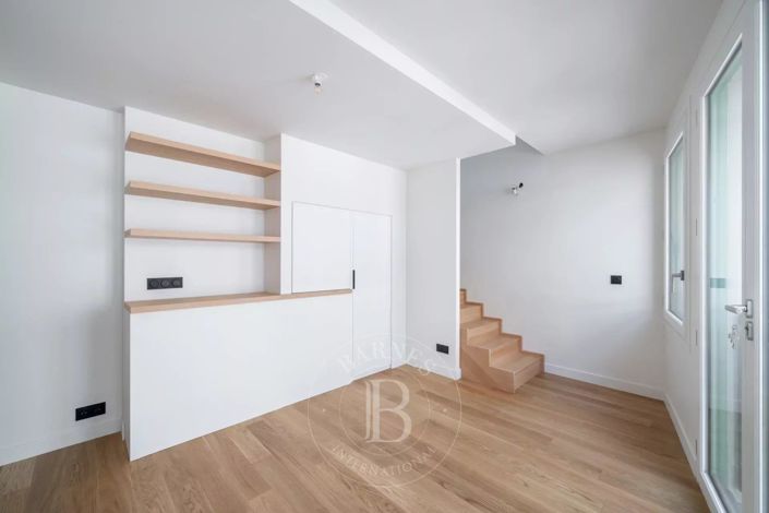 Image No.10-3 Bed Apartment for sale