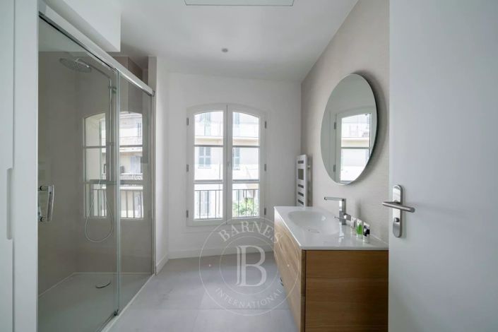 Image No.8-3 Bed Apartment for sale