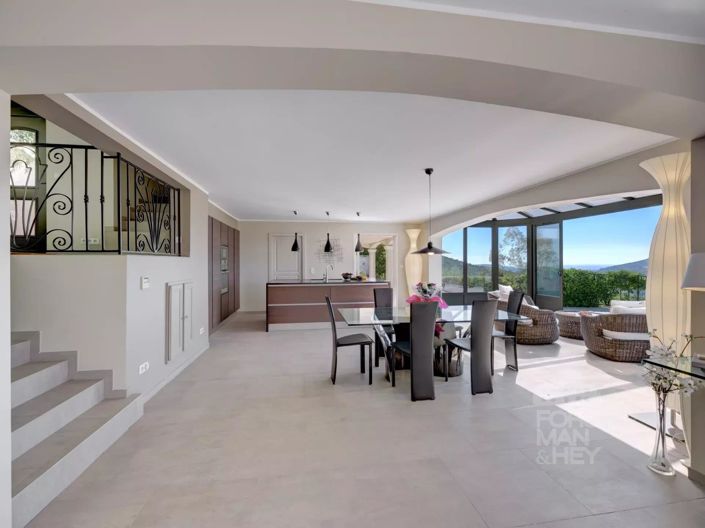 Image No.6-4 Bed House for sale