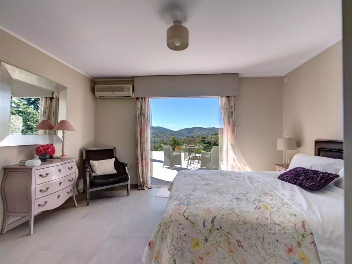 Image No.8-4 Bed House for sale