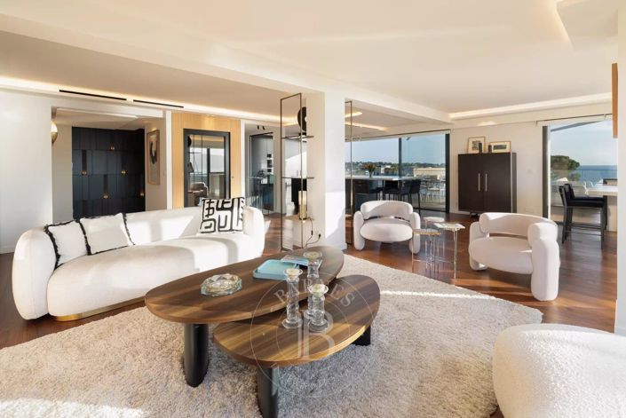 Image No.8-3 Bed Apartment for sale