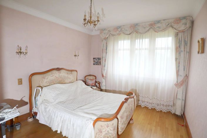 Image No.8-3 Bed House for sale