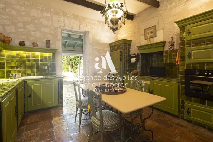 Image No.7-6 Bed House for sale