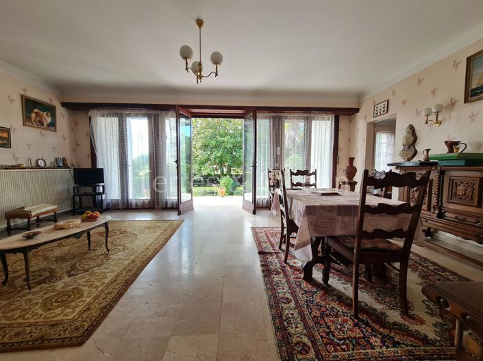 Image No.2-4 Bed House for sale