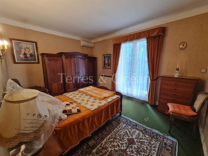 Image No.8-4 Bed House for sale