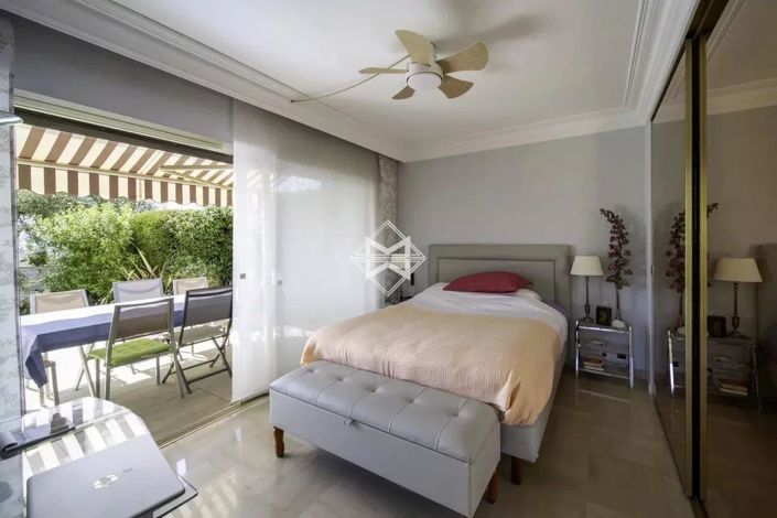 Image No.10-5 Bed Apartment for sale