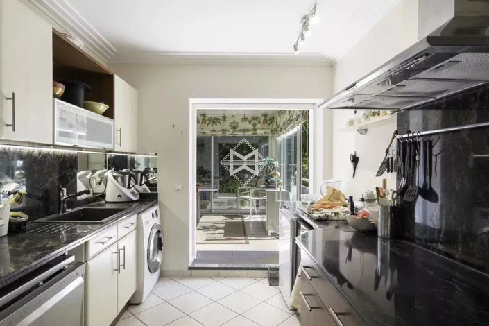 Image No.9-5 Bed Apartment for sale