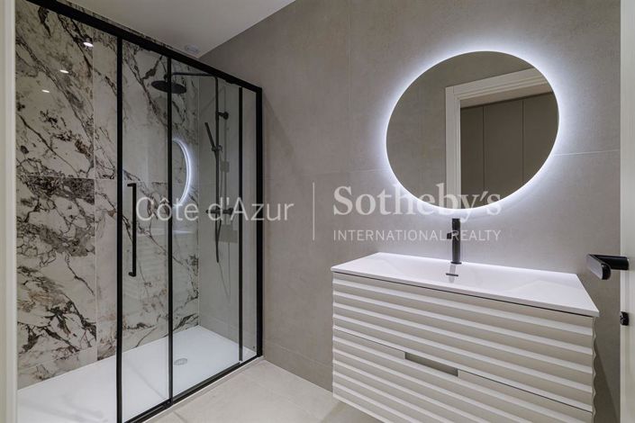 Image No.13-Propriété de 5 chambres à vendre à Nice