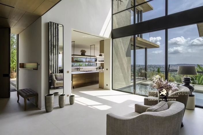 Image No.11-5 Bed House for sale