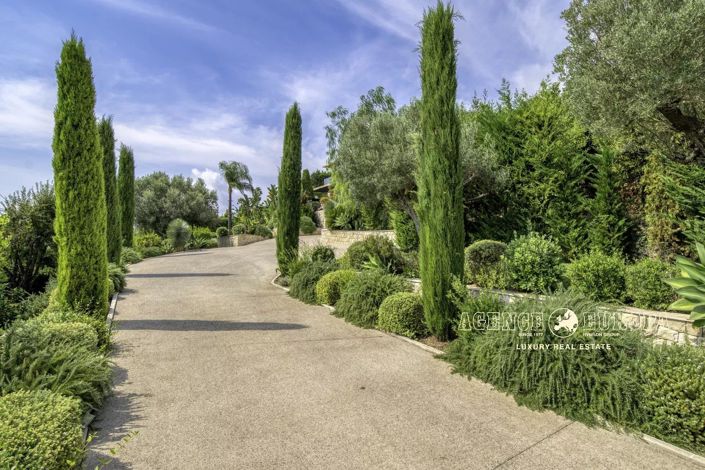 Image No.18-5 Bed House for sale