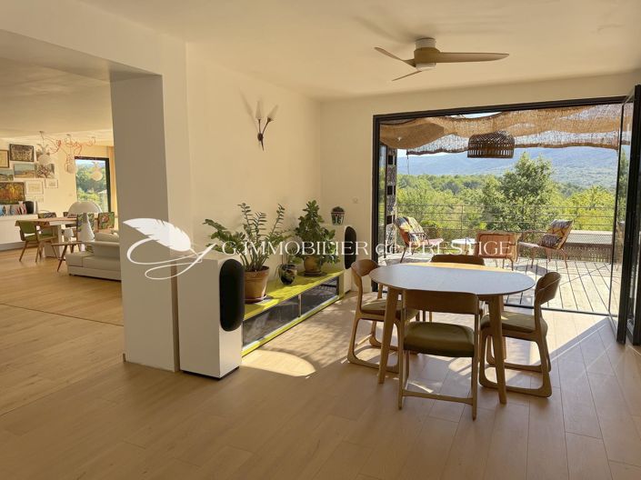 Image No.9-4 Bed House for sale