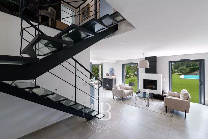 Image No.7-4 Bed House for sale