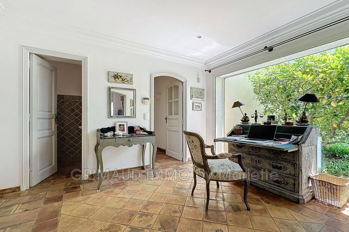 Image No.9-3 Bed House for sale