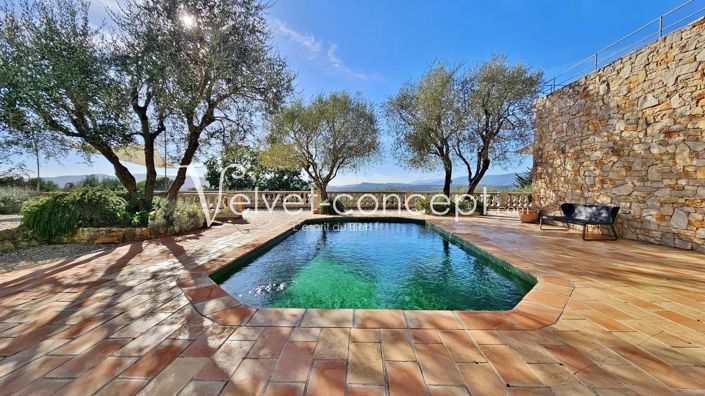 Image No.2-4 Bed House for sale