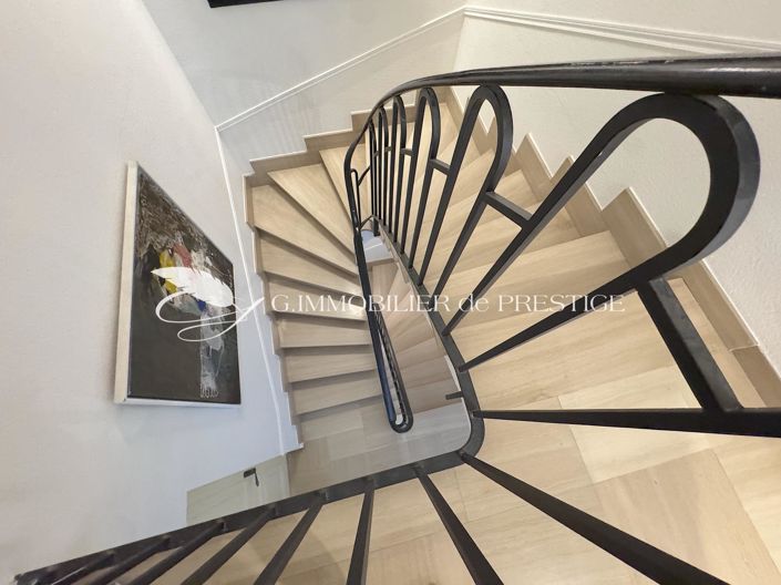 Image No.15-5 Bed House for sale